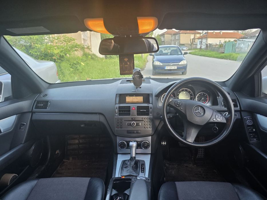 Продавам mercedes w204 c200 651  двигател на частити