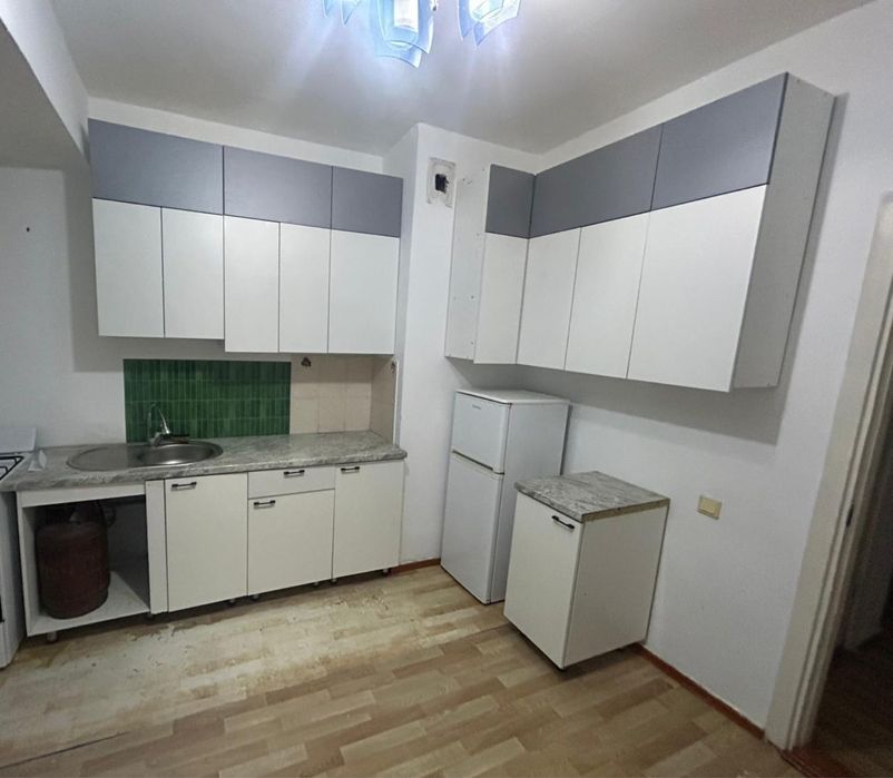 Продаётся готовый кухонное гарнитура!
