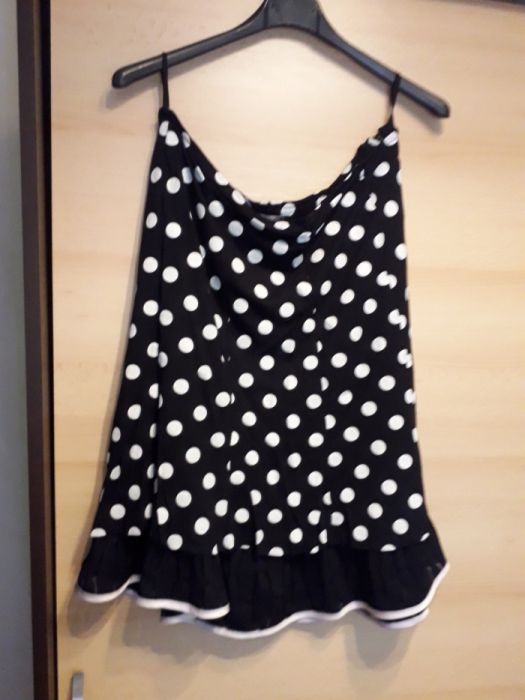 Rochita si costum Mos Craciun
