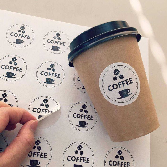 Офсетная печать(Самоклейки,картонные коробки,флаеры и дор хангеры)