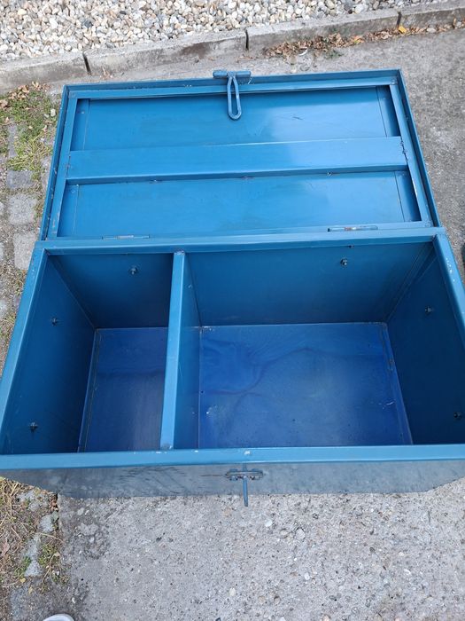 Lada metal pentru scule