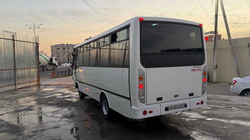 Сотилади Автобус Isuzu SAZ HC40.