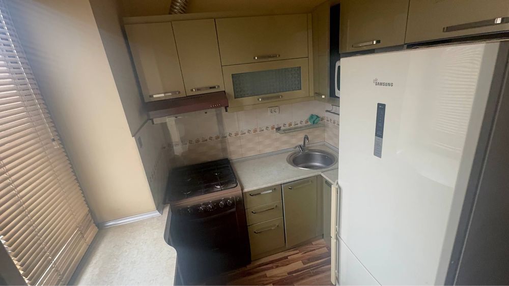 Yakkasaroy Bobur 18 uy sotiladi srochna