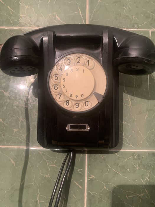 Телефон бакелитовый настольный