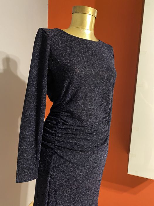 Rochie Wallis, dama