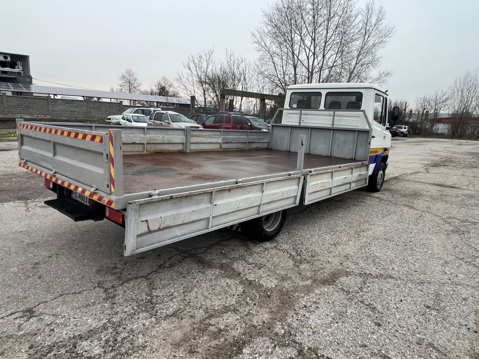 Mercedes 609 Бордово