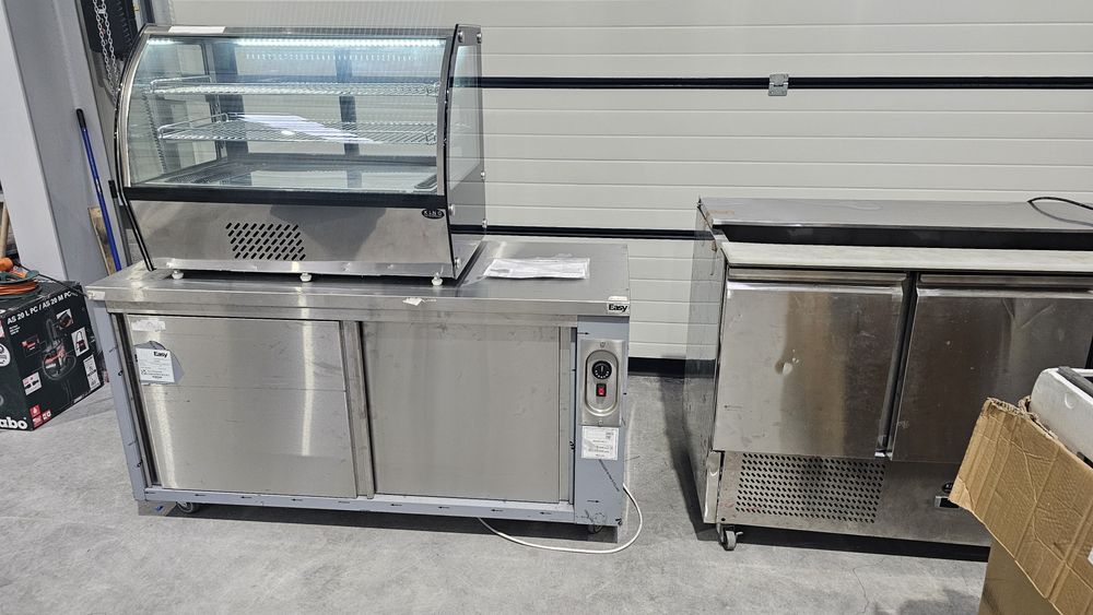 Хромникелови  хладилни маси, винрина, газов фритюрник, топъл шкаф