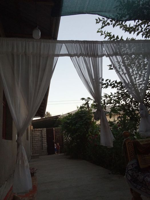 Uchastka hovli sotiladi