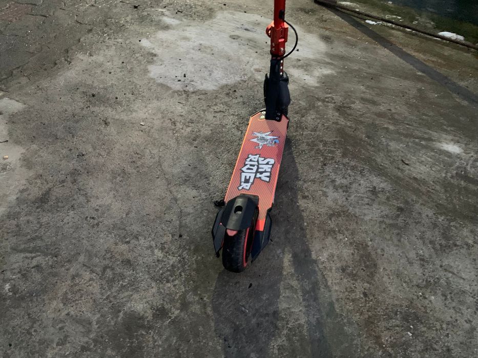 Trotinetă electrica pentru copii