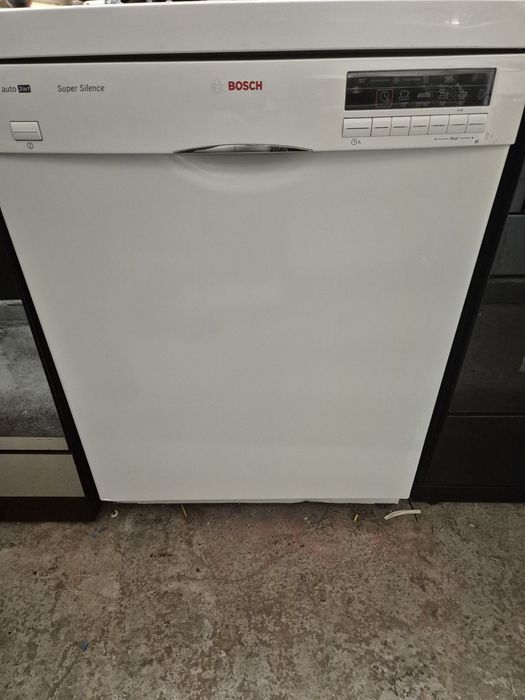 Свободностояща съдомиялна Бош гаранция 12м