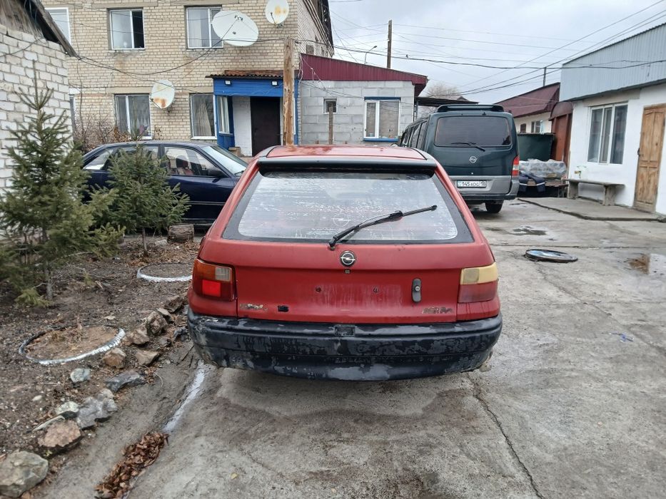 Опель Астра целиком