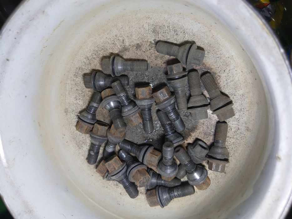 БМВ Болтове секрети за джанти болт BMW е46 е53 е70 секретни секрет **