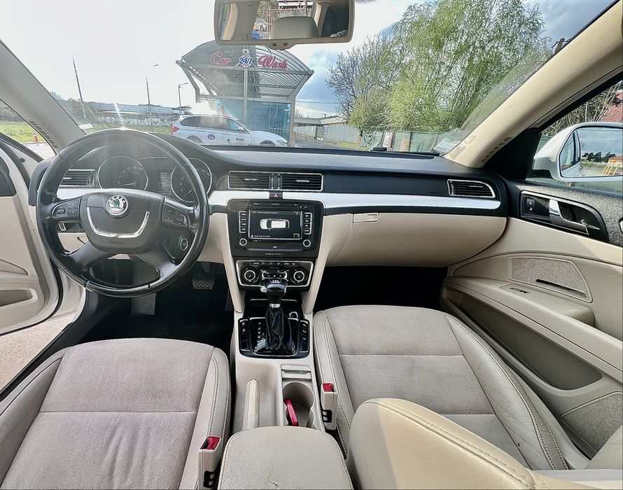 Vând Škoda Superb Combi 2.0 TDI 170 CP DSG, an 2011