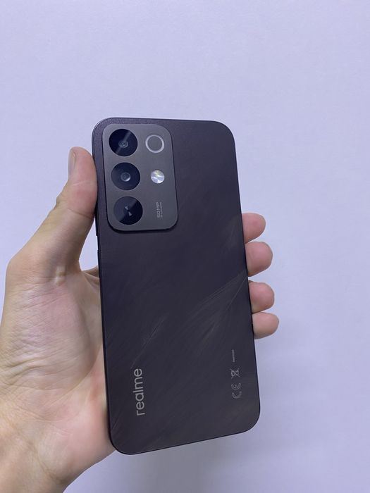 Realme C85.