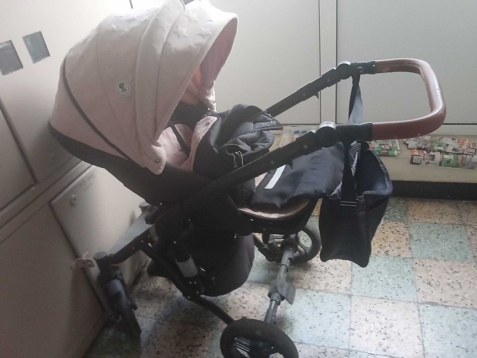 Продавам бебешка количка