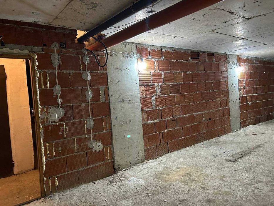 Продава се Склад в Бургас, Меден рудник - зона В - 34 кв.м за 248 €/кв.м - Снимка #1