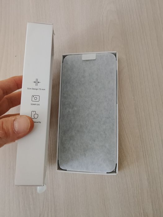 Samsung A17.наушники в подарок