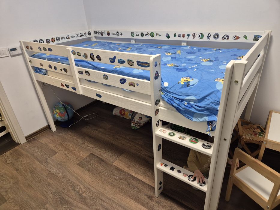 Детско легло със стълба