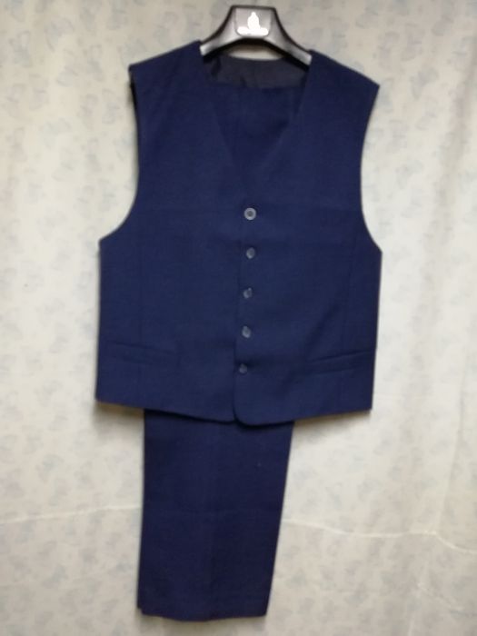 Продам школьную форму .