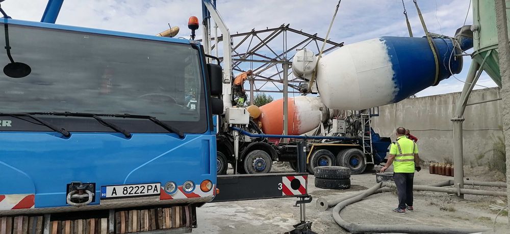 Услуги с автокранове Бургас 35т 50т 70т 90т