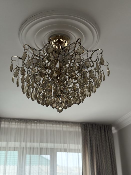 Люстра диаметр 70см в хорошем состоянии