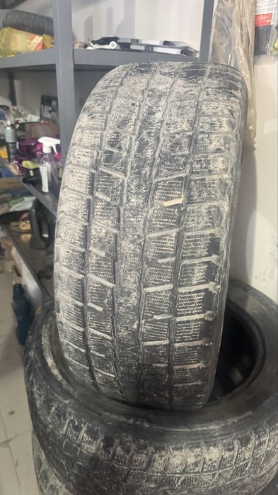 Продаю шины R20 .