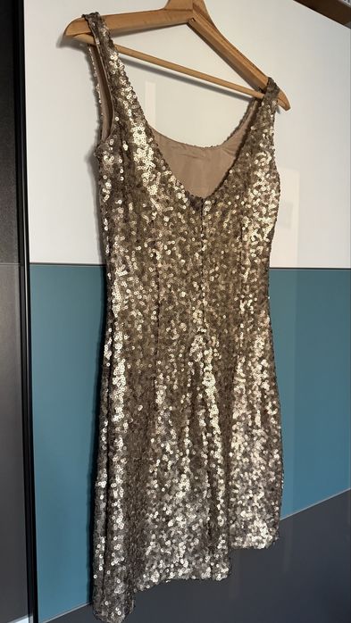 Rochie cu paiete aurii