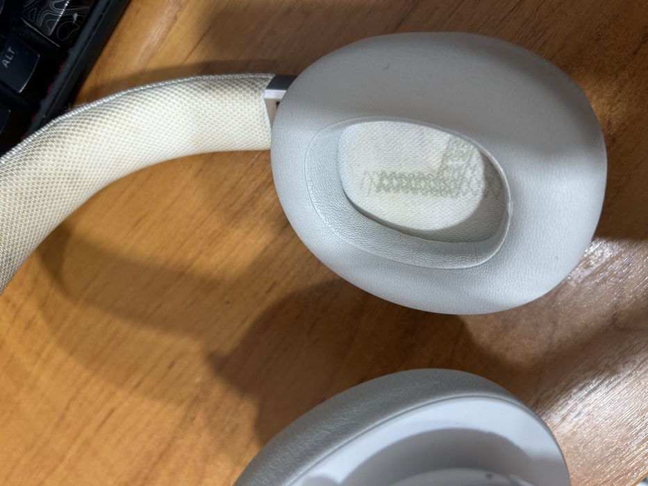 Продам оригинал jbl live 660nc