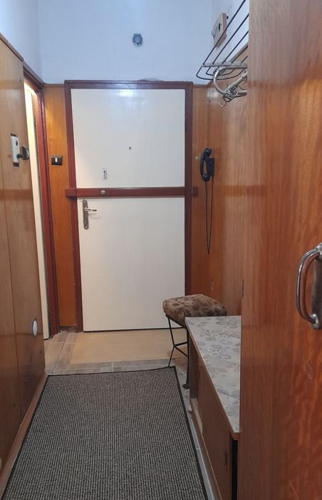 Продавам тристаен апартамент