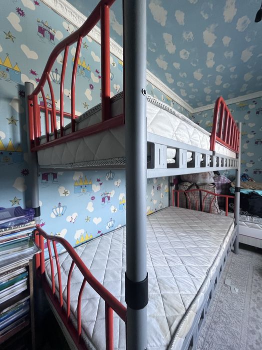 Продается кровать с матроасом