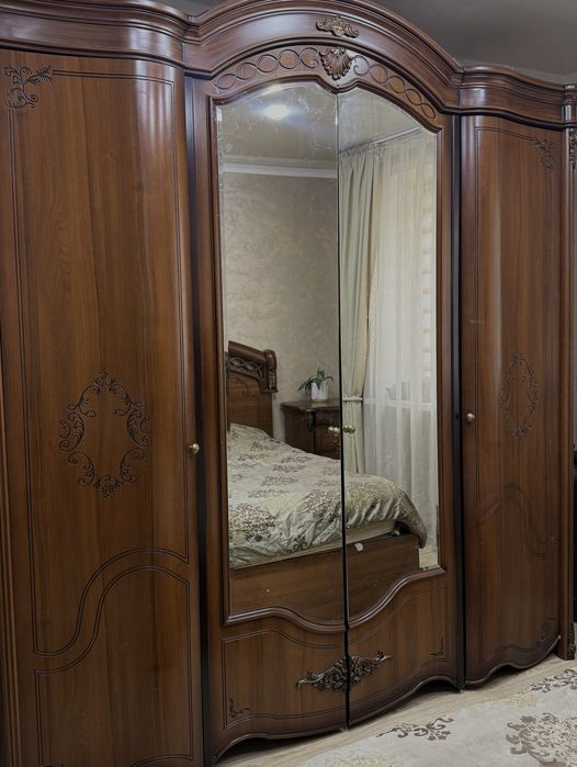 Продам спальный гарнитур