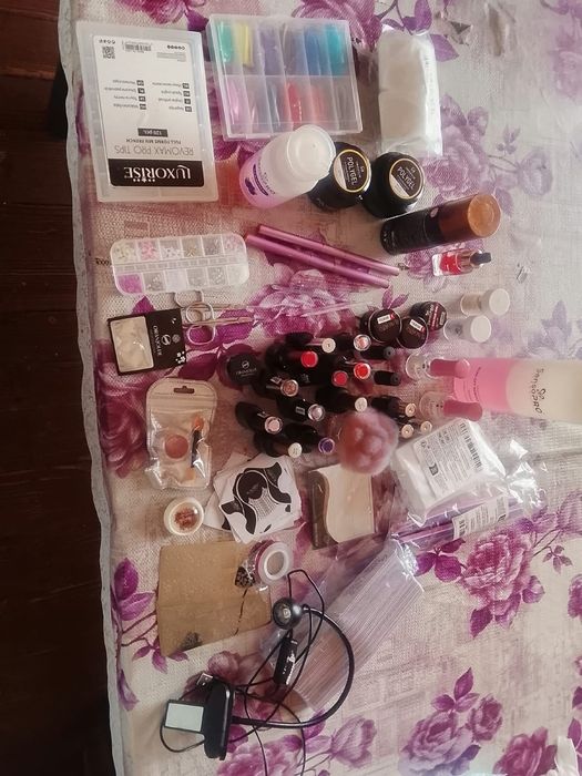 Vand produse manichiura unele noi altele putin folosite sau probate