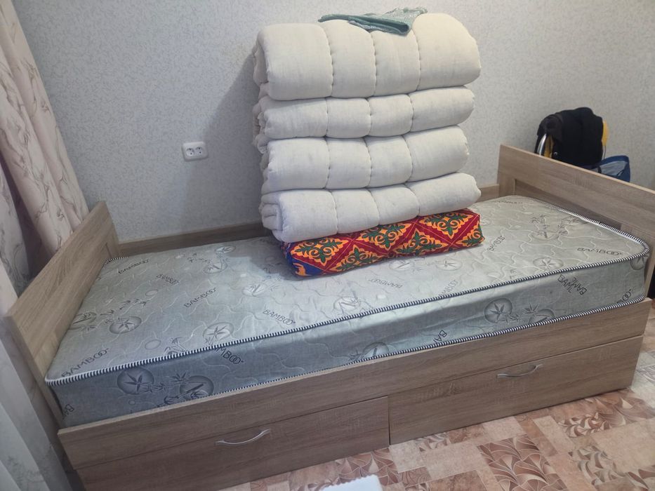 Продам кровать в хорошем состоянии!!