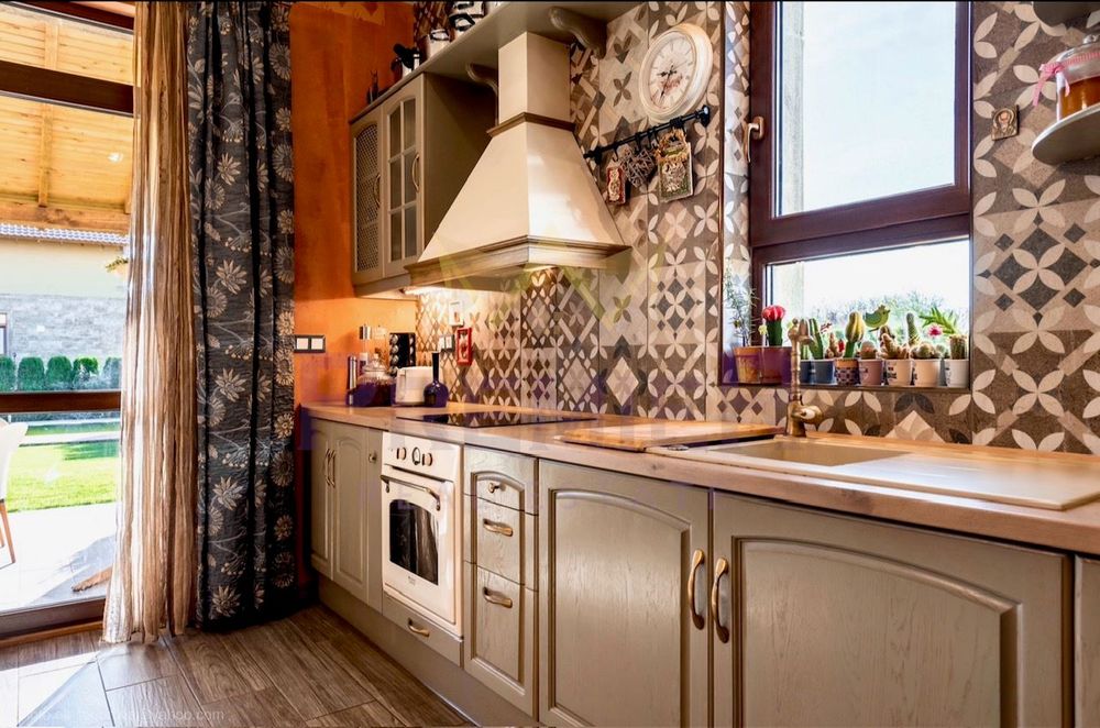 Продава се Къща в с. Приселци, Област Варна - 330 кв.м за 1455 €/кв.м - Снимка #1