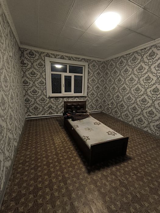 Однакомнатная квартира в деревянном доме. С ремонтом и обстановкой.