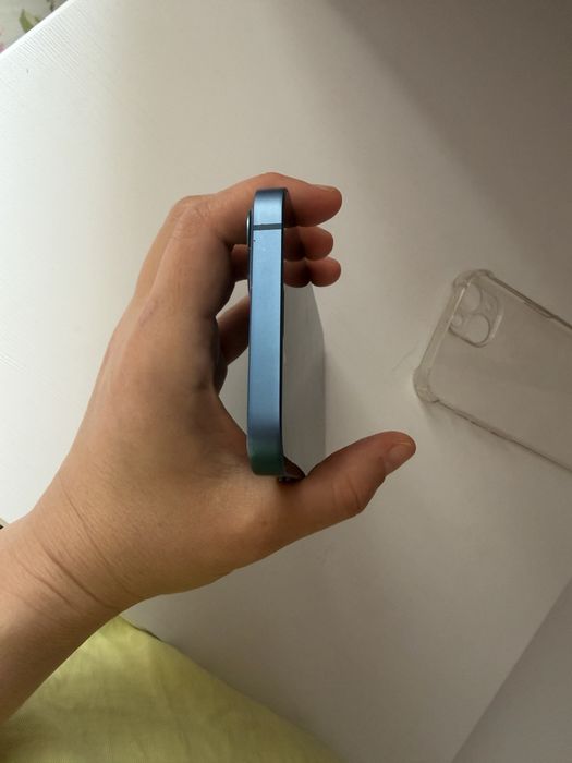 Продам Айфон 13, 256 Гб