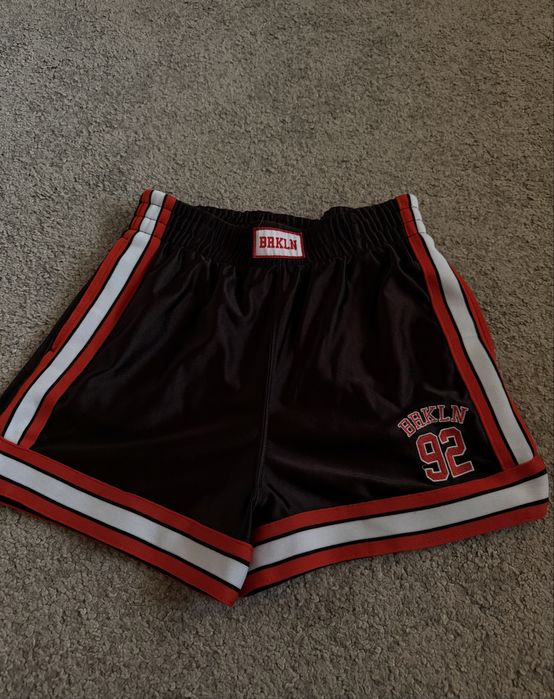 Къси гащи              .