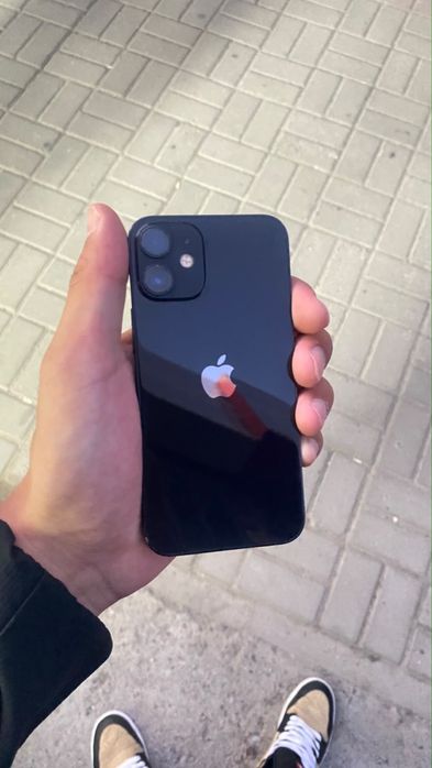 Продам айфон 12 мини срочна