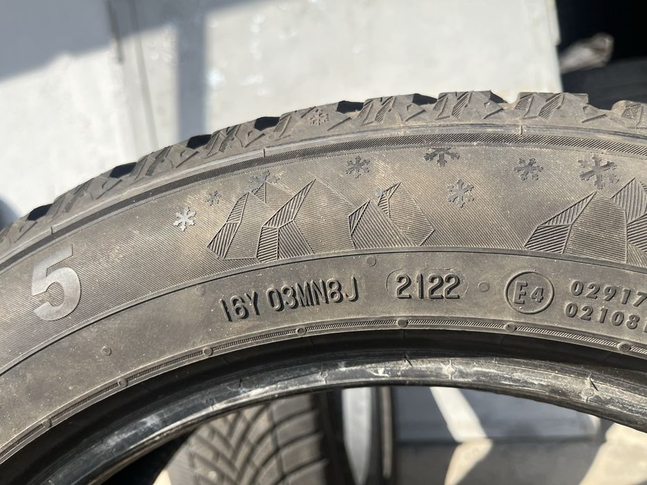 2 бр. зимни гуми 225/55/17 Semperit DOT 2122 5,5 mm