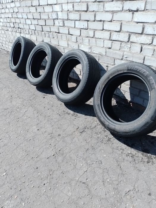 275/55/20 Продам шины MAXXIS