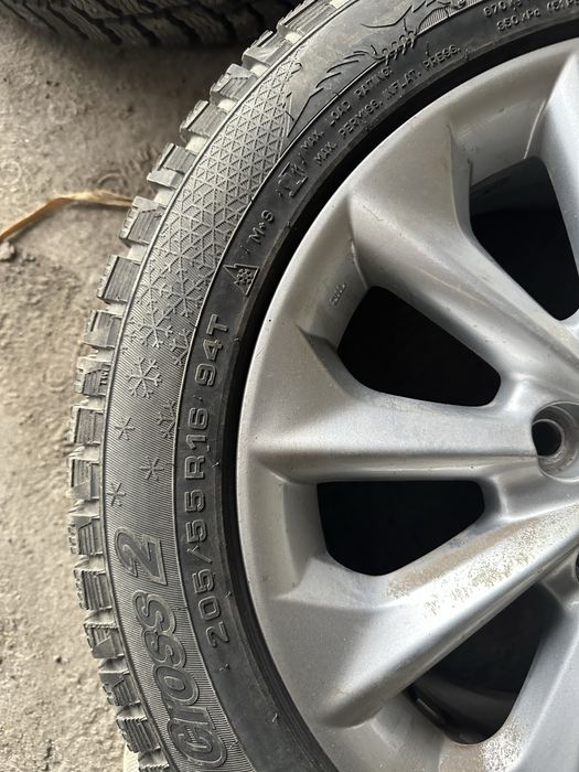 Продам диски тойота оригинал R16