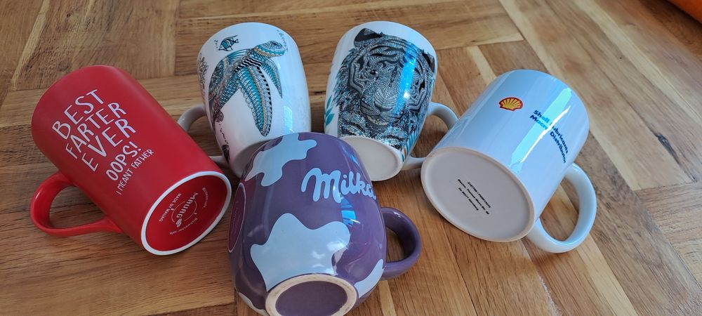 Различни комплекти чаши