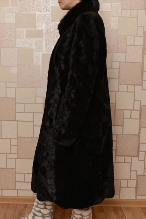 Продам мутоновую шубу