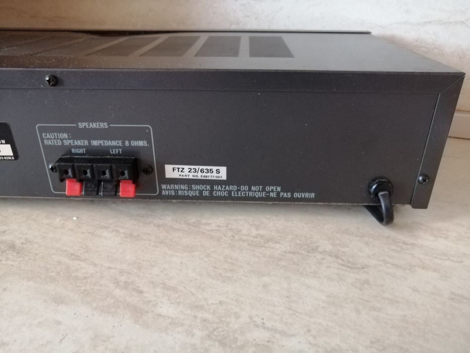 Ретро усилвател JVC