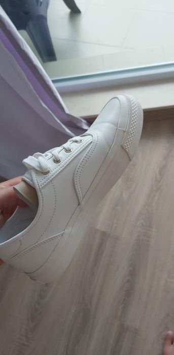 Дамски обувки Guess