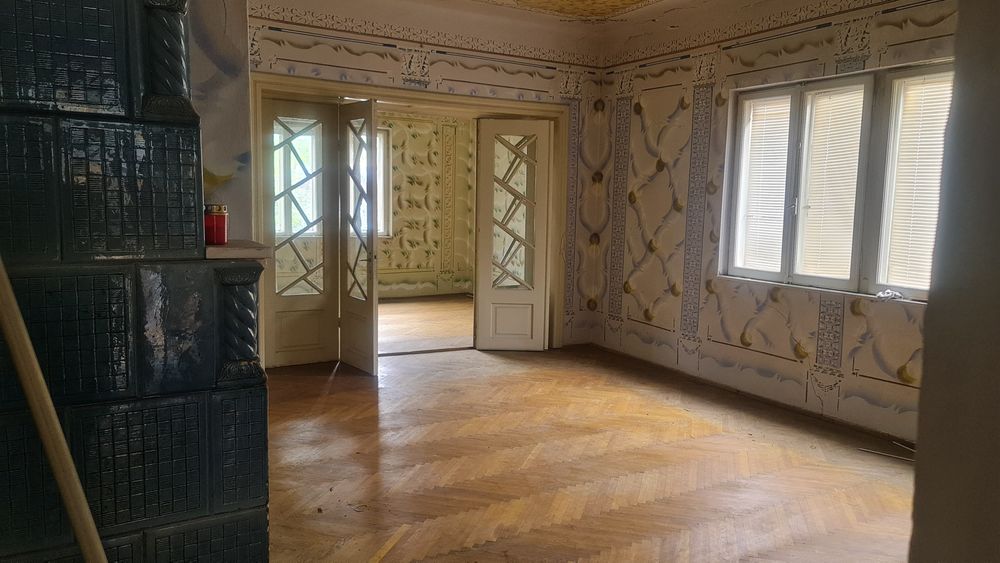 Casa de închiriat impunătoare 180/550 mp ultracentral Rm Sarat