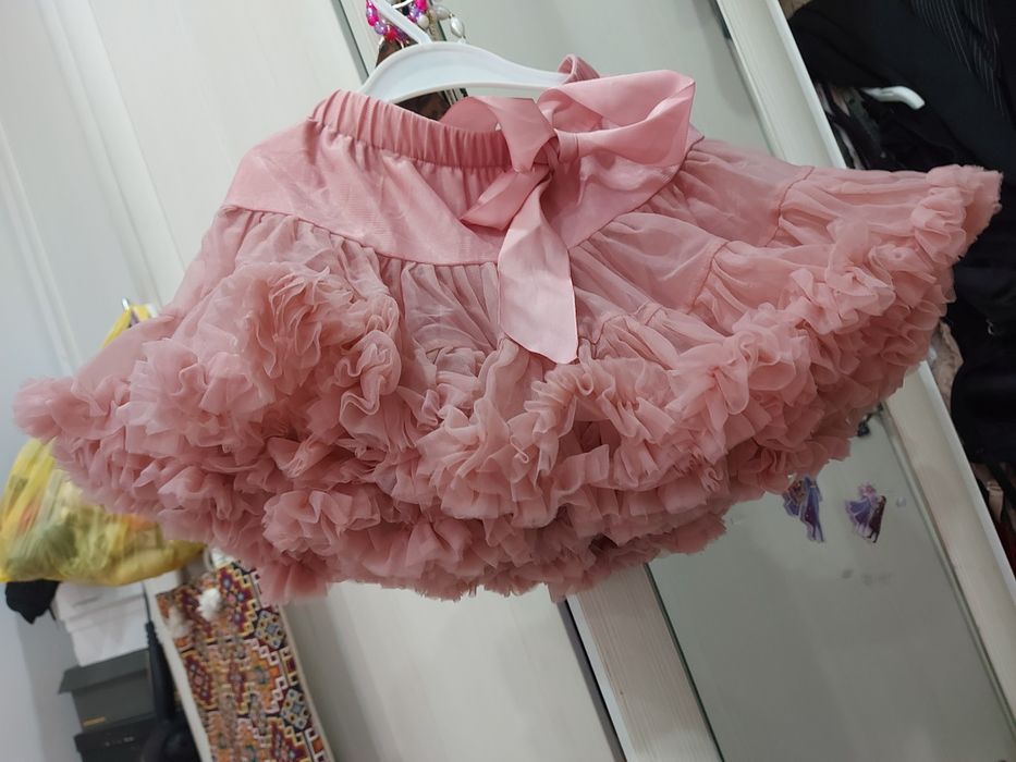 Продам наряды для девочки