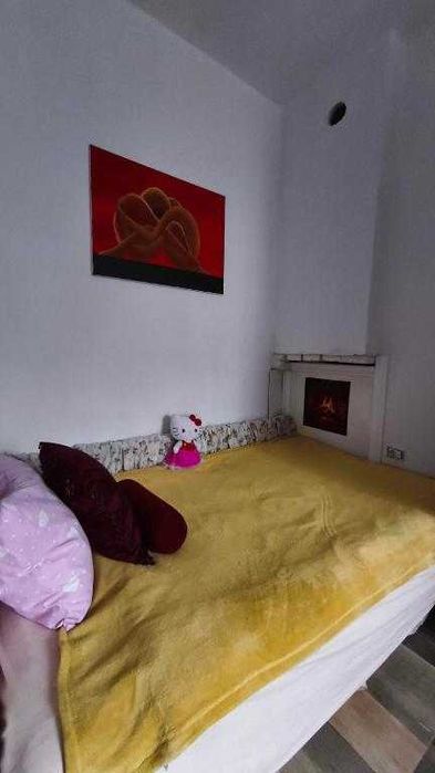 2 apartamente confortabile in curtea privata, cu locuri de parcare
