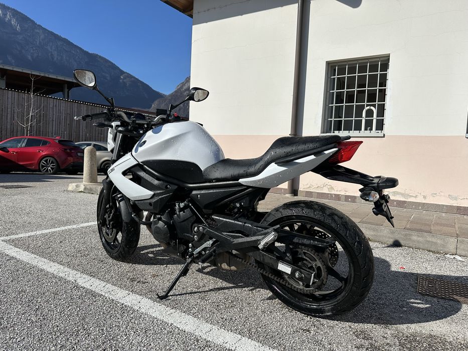 De vanzare Yamaha XJ6