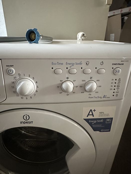 Mașină de spălat rufe INDESIT IWSC 51051 capacitate 5 kg clasa energetică A+ 1000 rpm